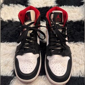 Nike Air Jordan 1 MID